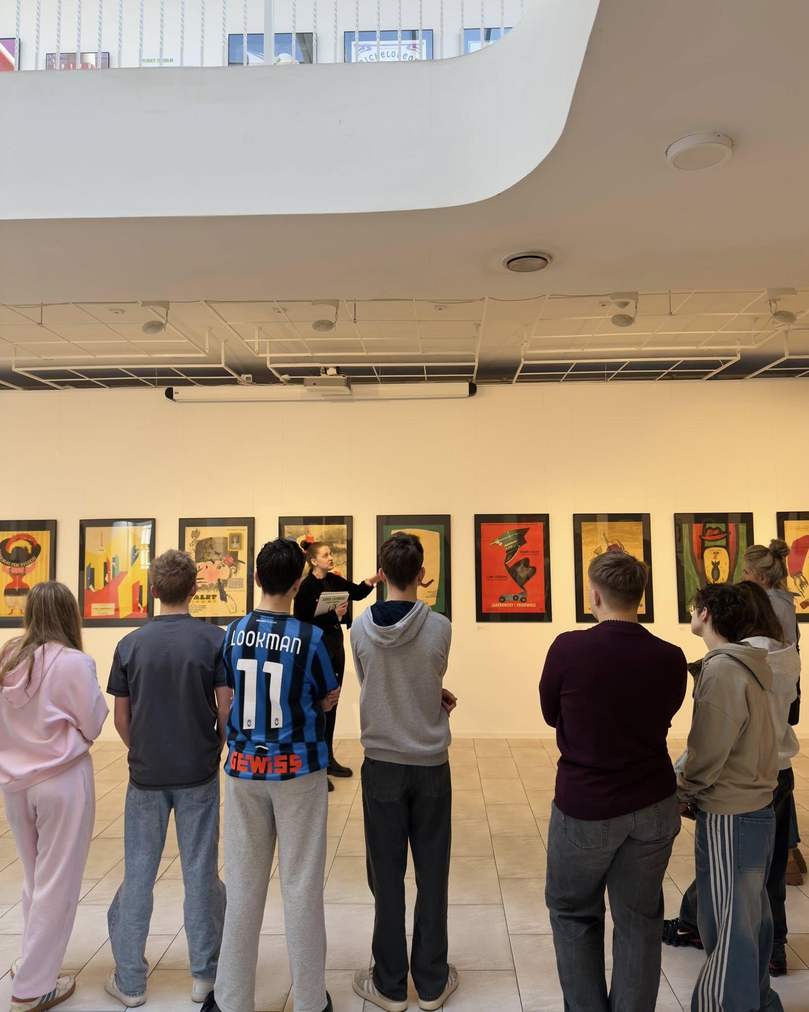 28.05.2026 – oprowadzanie z przewodnikiem po wystawie Geometrie myśli_Struktury uczuć